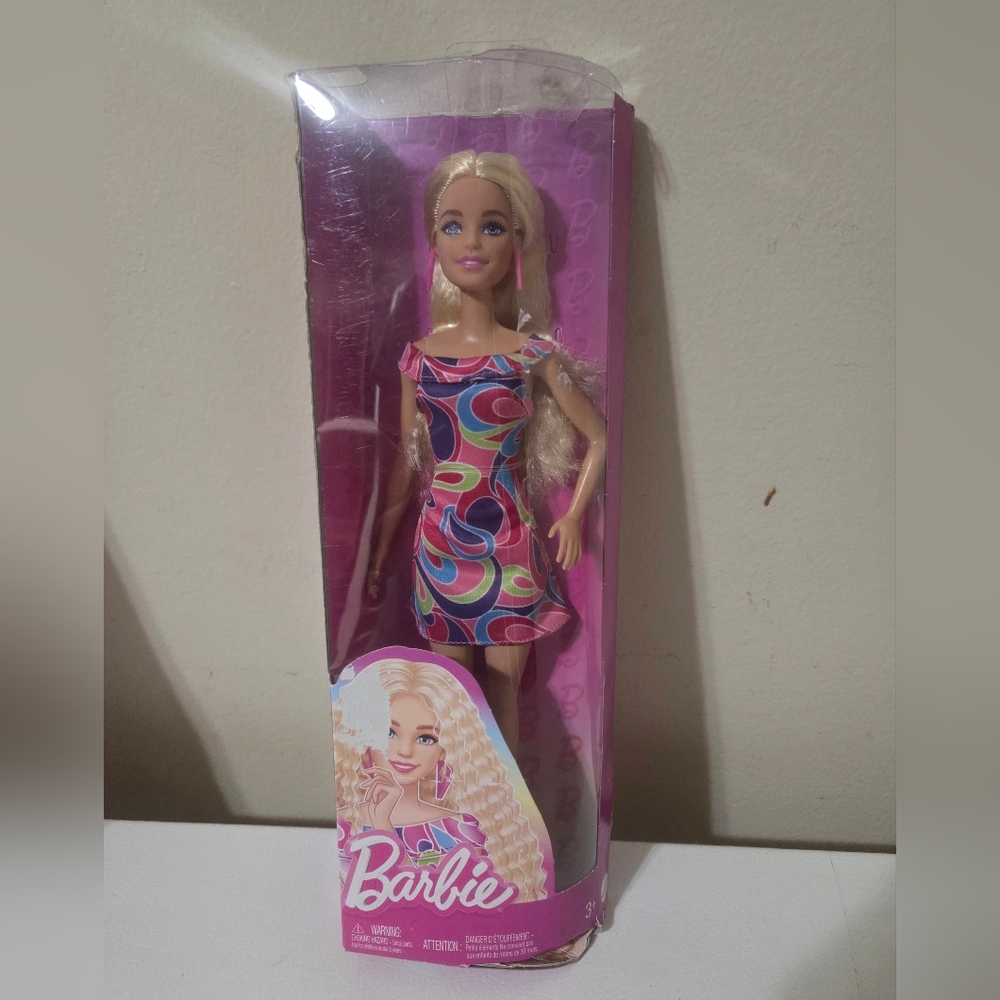 Barbie Fashionistas Doll with Blonde  Hair NIB